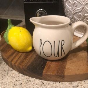 NWT Rae Dunn Pour creamer